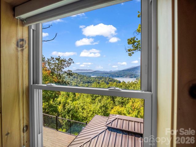 167 Hawks Nest Trail, Lake Lure, NC 28746