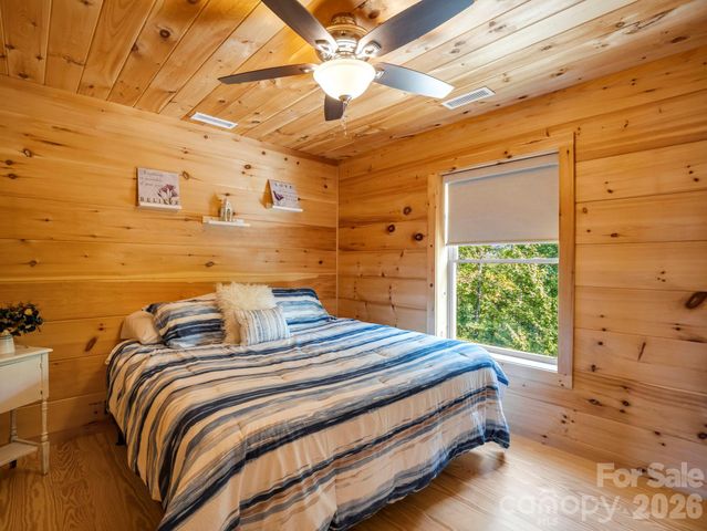 167 Hawks Nest Trail, Lake Lure, NC 28746
