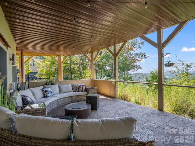 167 Hawks Nest Trail, Lake Lure, NC 28746
