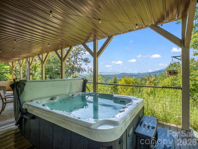 167 Hawks Nest Trail, Lake Lure, NC 28746