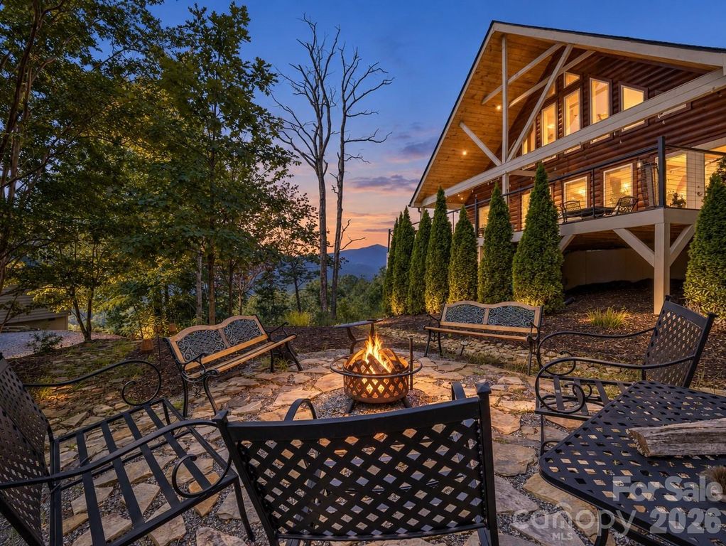 167 Hawks Nest Trail, Lake Lure, NC 28746