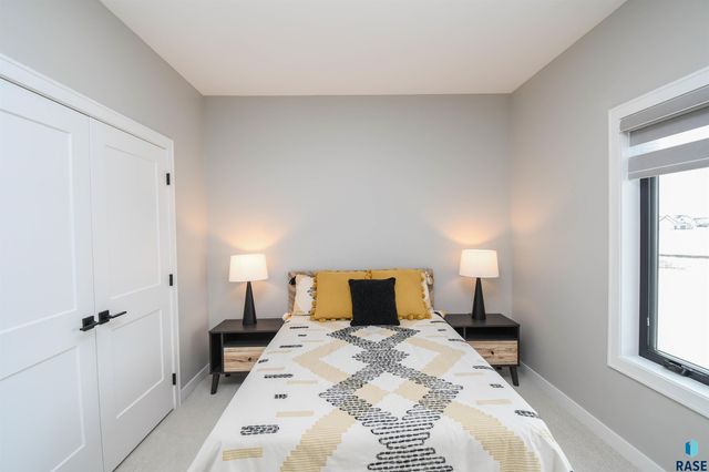 1520 N Marlowe Ave Avenue, Sioux Falls, SD 57110