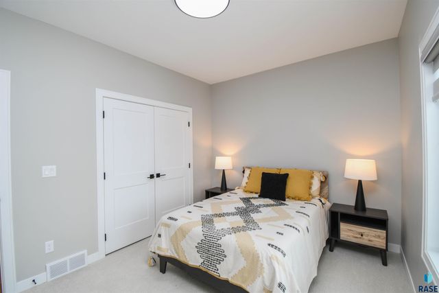 1520 N Marlowe Ave Avenue, Sioux Falls, SD 57110