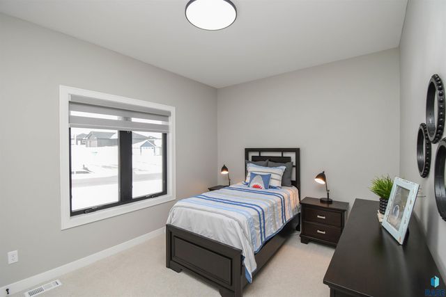 1520 N Marlowe Ave Avenue, Sioux Falls, SD 57110