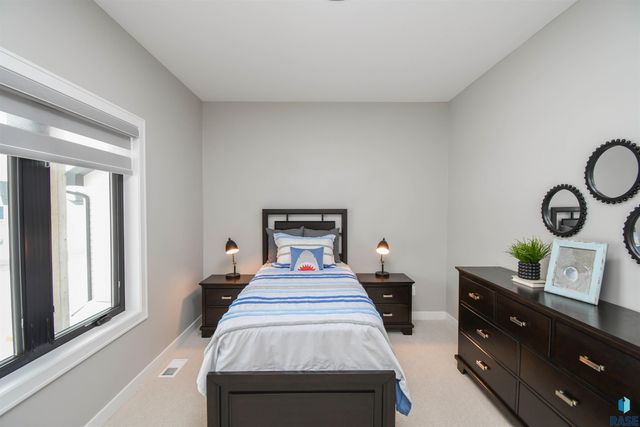 1520 N Marlowe Ave Avenue, Sioux Falls, SD 57110