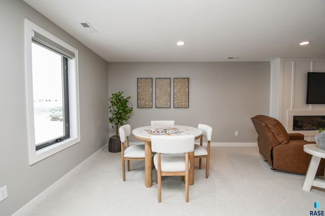 1520 N Marlowe Ave Avenue, Sioux Falls, SD 57110