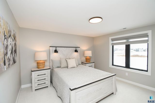 1520 N Marlowe Ave Avenue, Sioux Falls, SD 57110