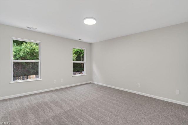 113 Low Ridge RD, Williamsburg, VA 23185