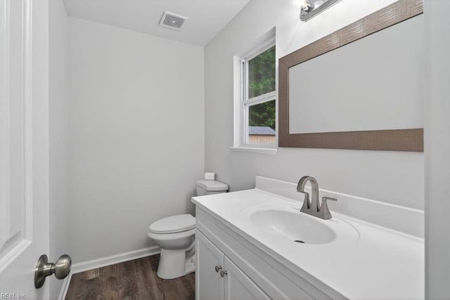 113 Low Ridge RD, Williamsburg, VA 23185