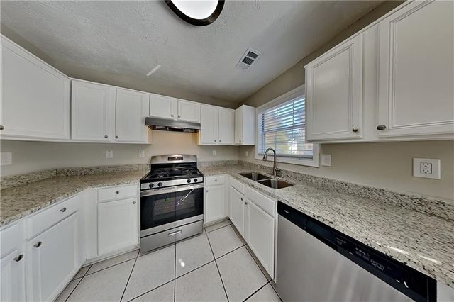 3854 Rivers Run NW Trace, Acworth, GA 30101