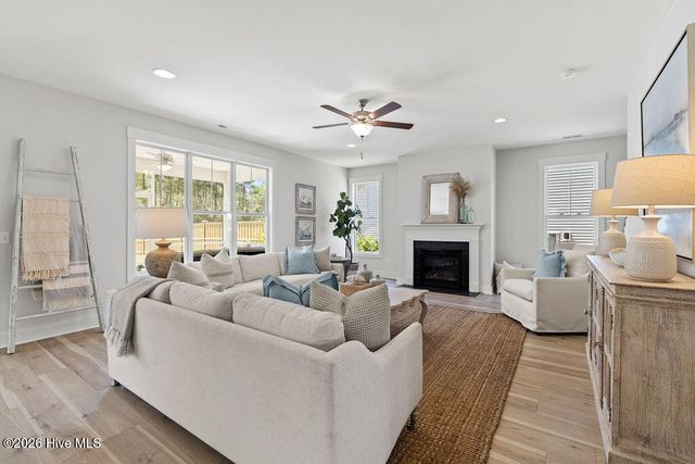 208 Whimbrel Way, Hampstead, NC 28443