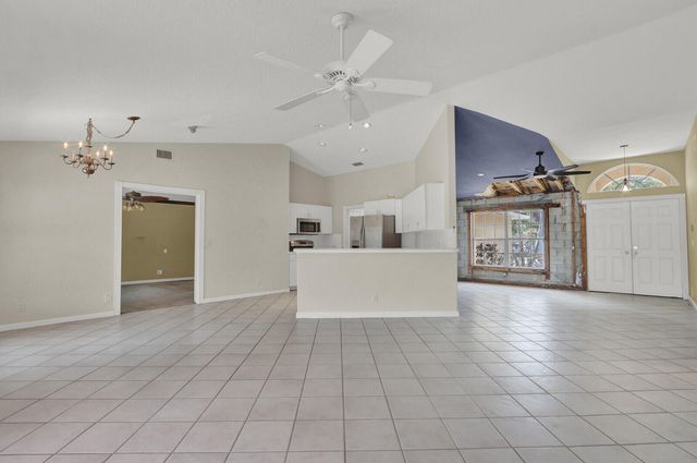 9335 SW Eagles Landing, Stuart, FL 34997