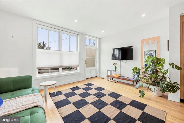 64 W QUEEN LN, Philadelphia, PA 19144