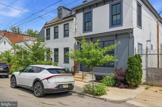 64 W QUEEN LN, Philadelphia, PA 19144