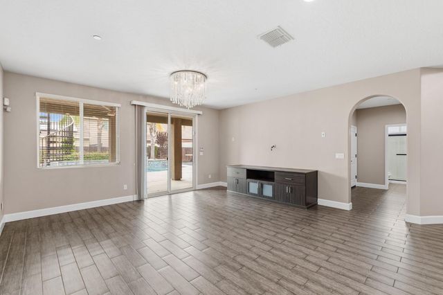 2977 Twinberry Avenue, Clovis, CA 93619