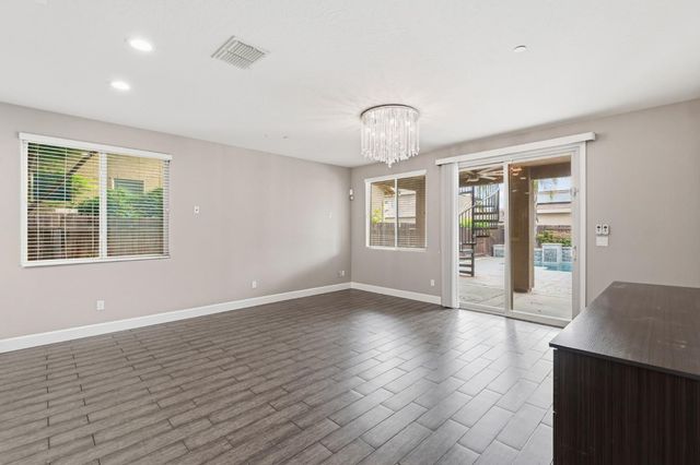 2977 Twinberry Avenue, Clovis, CA 93619