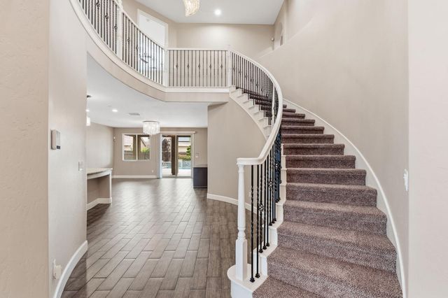 2977 Twinberry Avenue, Clovis, CA 93619