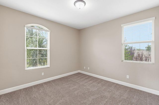 2977 Twinberry Avenue, Clovis, CA 93619