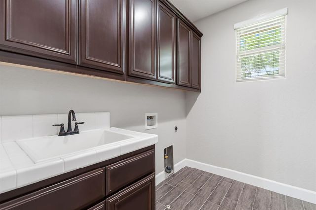 2977 Twinberry Avenue, Clovis, CA 93619