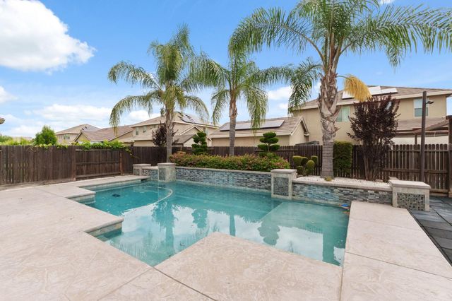 2977 Twinberry Avenue, Clovis, CA 93619