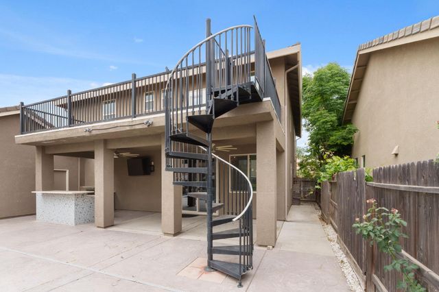2977 Twinberry Avenue, Clovis, CA 93619