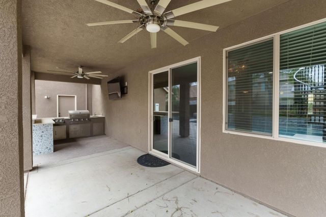 2977 Twinberry Avenue, Clovis, CA 93619