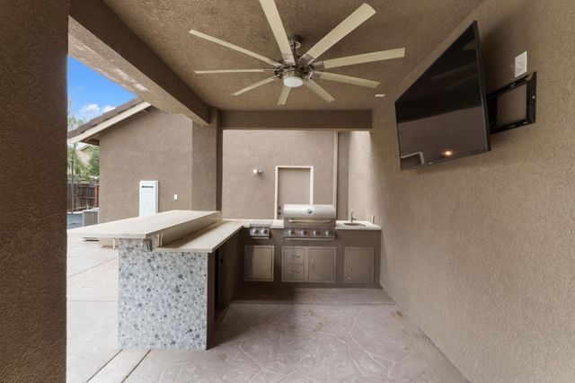 2977 Twinberry Avenue, Clovis, CA 93619