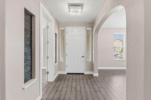 2977 Twinberry Avenue, Clovis, CA 93619