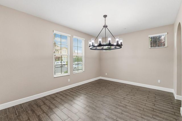 2977 Twinberry Avenue, Clovis, CA 93619