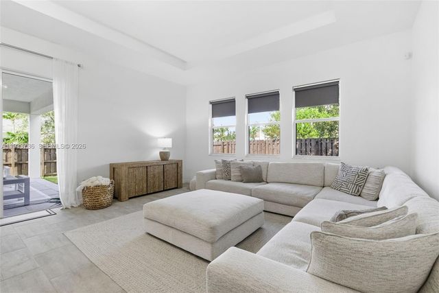 15293 SW 176th Ter 15293, Miami, FL 33187