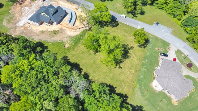 598 Winding Spring Drive, Fayetteville, AR 72703