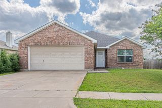8110 Macgregor Drive, Arlington, TX 76002
