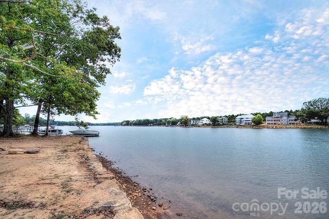 122 Boatwright Lane, Mooresville, NC 28117