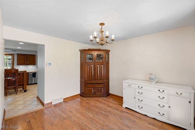 27446 Benwood Circle, North Olmsted, OH 44070