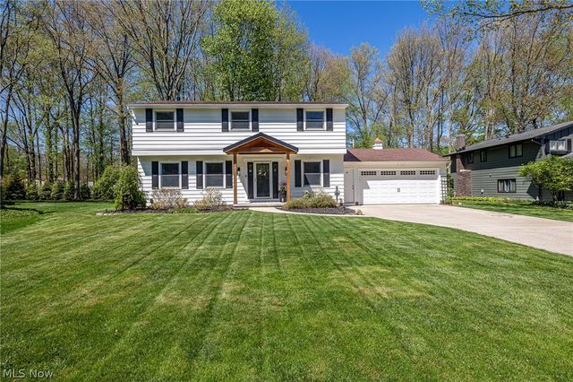 27446 Benwood Circle, North Olmsted, OH 44070