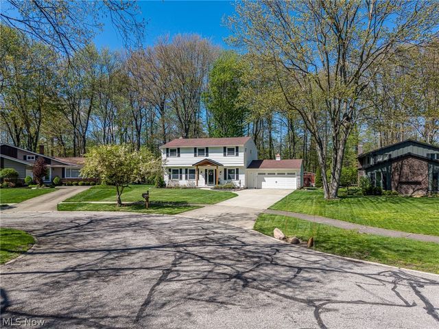 27446 Benwood Circle, North Olmsted, OH 44070