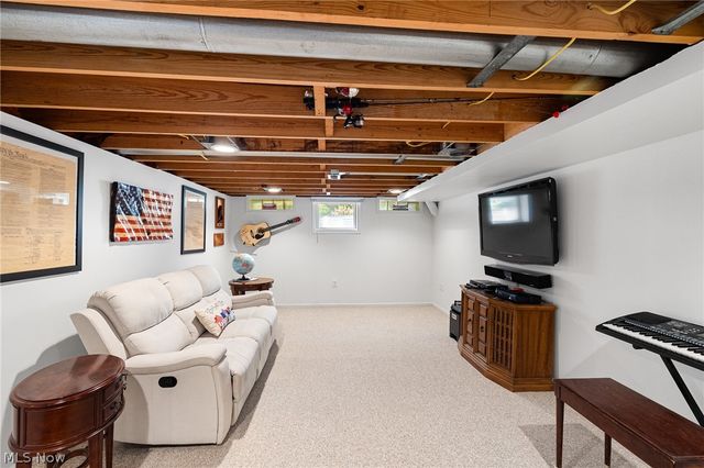 27446 Benwood Circle, North Olmsted, OH 44070
