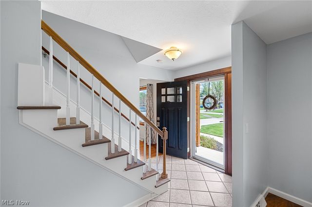 27446 Benwood Circle, North Olmsted, OH 44070
