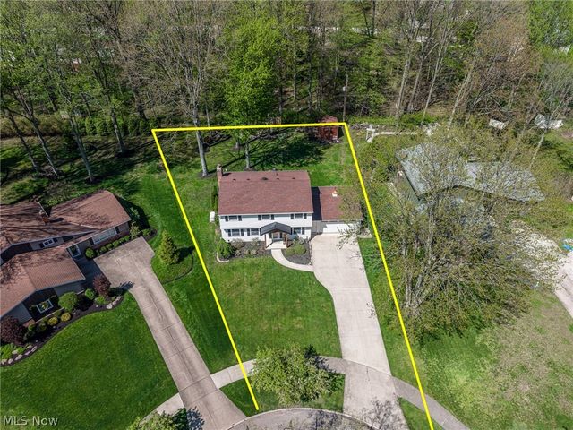 27446 Benwood Circle, North Olmsted, OH 44070