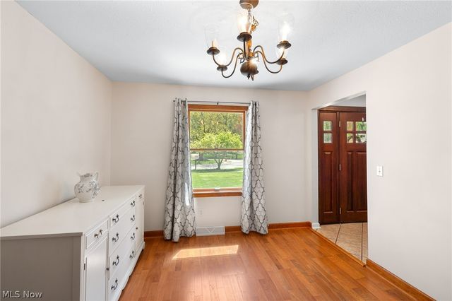 27446 Benwood Circle, North Olmsted, OH 44070