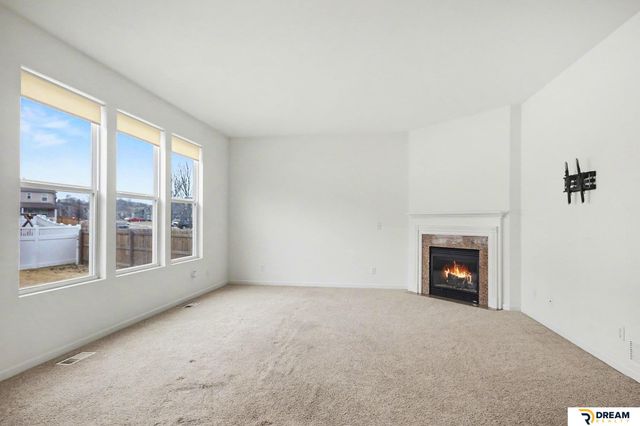 7426 N 88 Street, Omaha, NE 68122