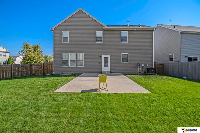 7426 N 88 Street, Omaha, NE 68122