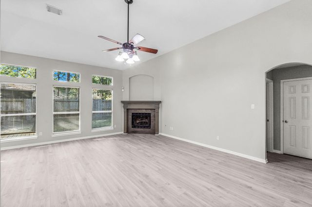 155 N Wimberly Way, Conroe, TX 77385