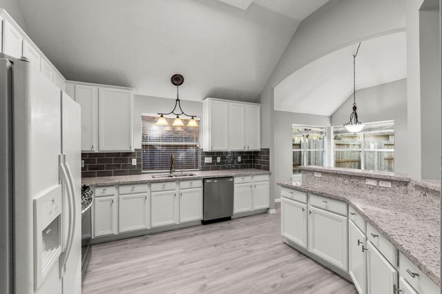 155 N Wimberly Way, Conroe, TX 77385