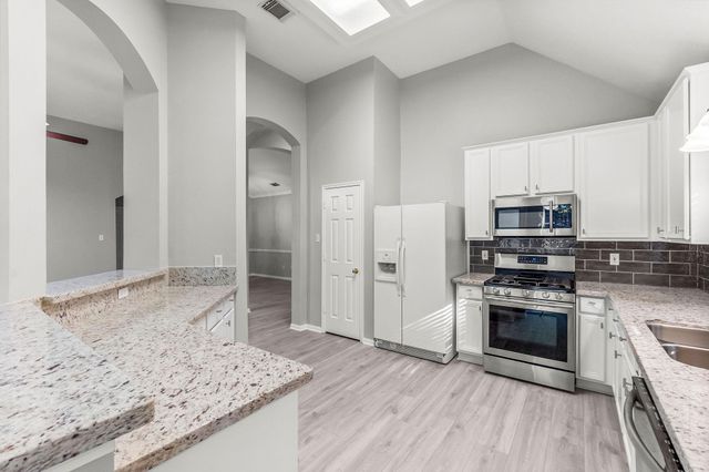 155 N Wimberly Way, Conroe, TX 77385