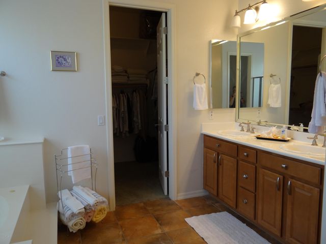 18232 W LAS CRUCES Drive, Goodyear, AZ 85338