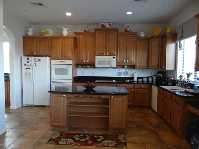 18232 W LAS CRUCES Drive, Goodyear, AZ 85338