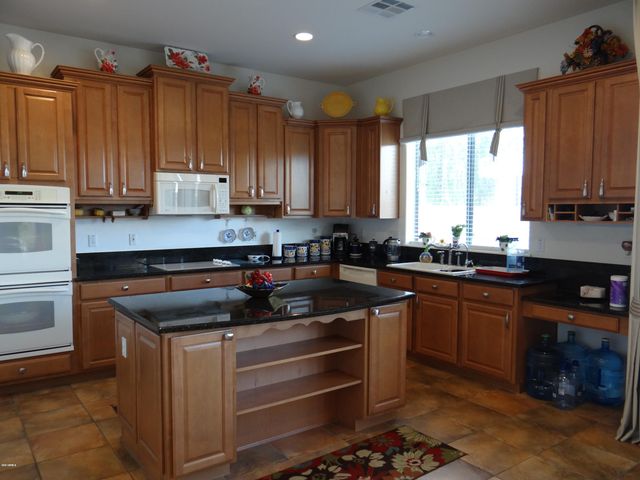 18232 W LAS CRUCES Drive, Goodyear, AZ 85338