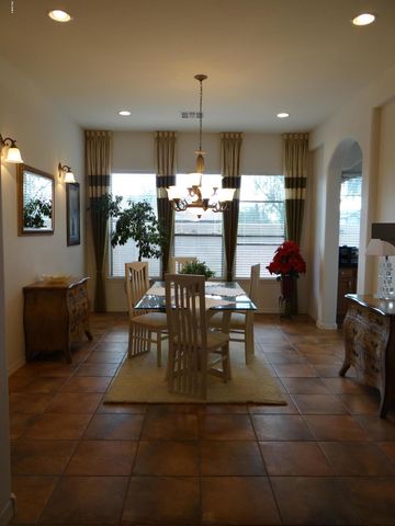 18232 W LAS CRUCES Drive, Goodyear, AZ 85338