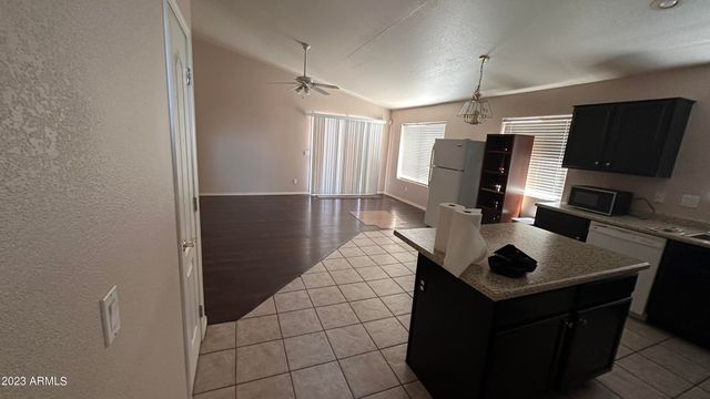 1616 W KESLER Lane, Chandler, AZ 85224